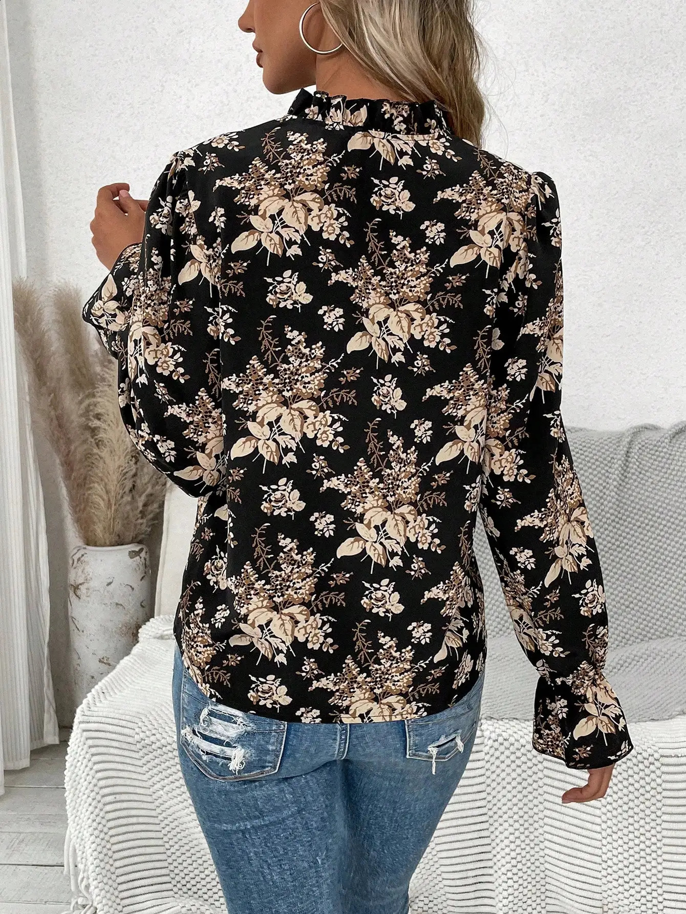 Elegant and stylish womens shirt with long sleeves and ruffled edge printed casual shirt for women 250121