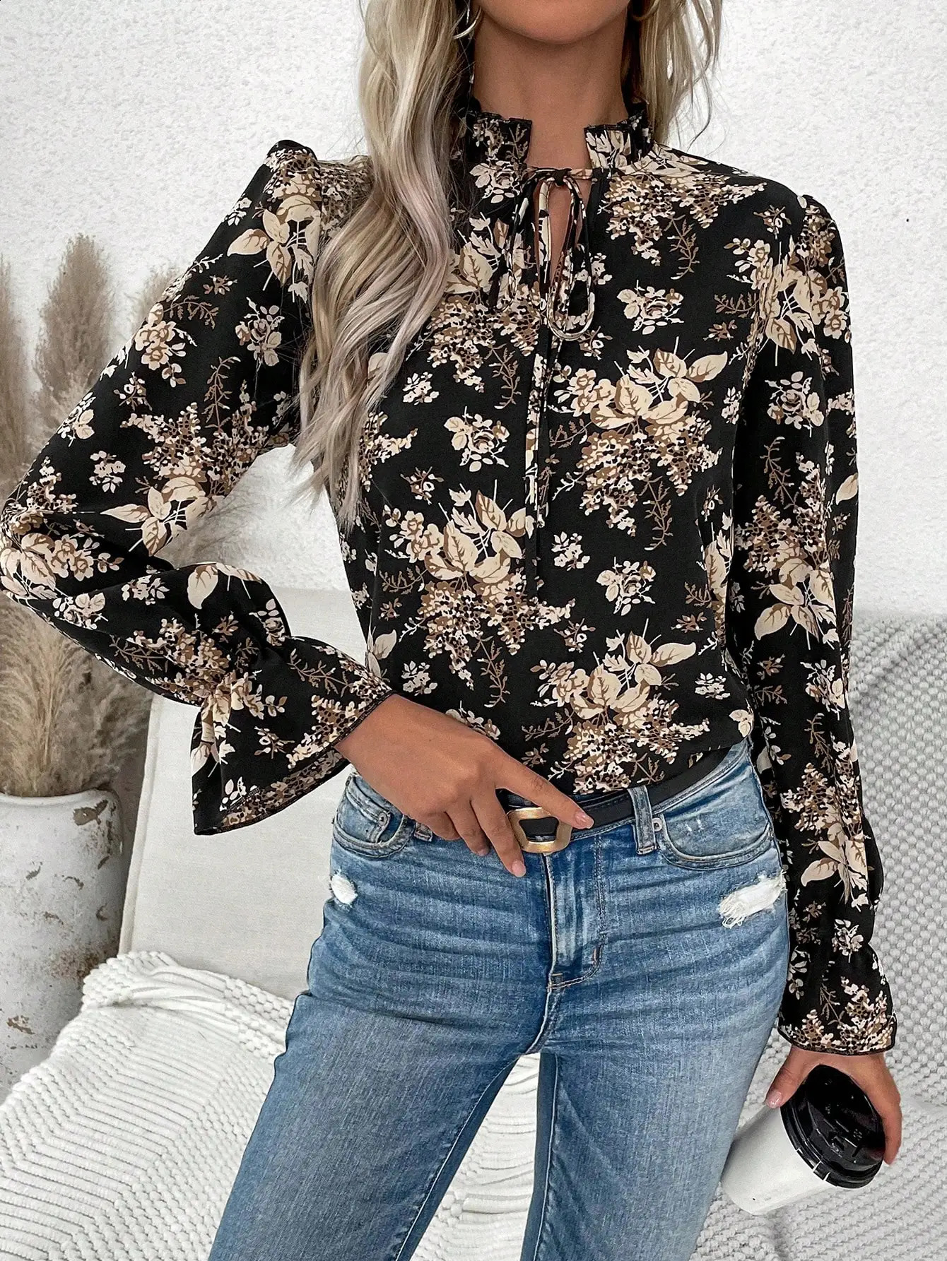 Elegant and stylish womens shirt with long sleeves and ruffled edge printed casual shirt for women 250121