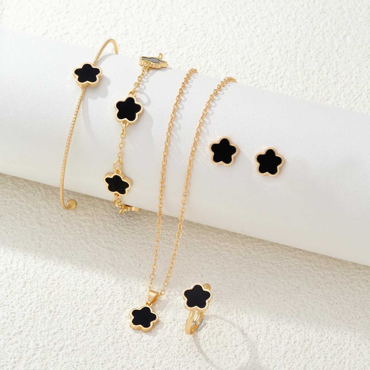 New Trend 5Pcs/Set Luxury Plant Petal Five Leaf Jewelry Set Used for Lucky Necklace Bracelet Set Party Gift X250129