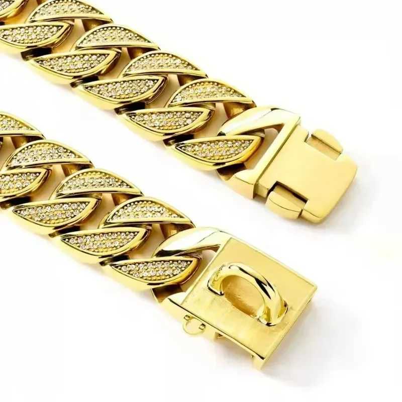 32MM Dog Collar Chain Diamond Inlay Sparkle Bulldog Necklace Cat Collars Pet Accessories Small Medium Large Dogs Puppy Accessory X250129