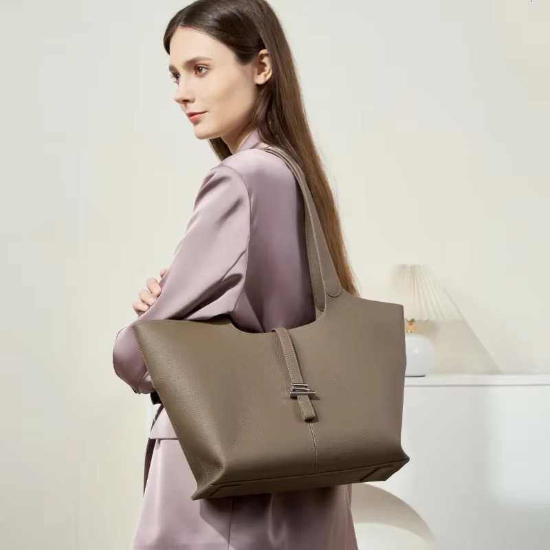 Top Layer Cowhide Women's Tote Large Capacity Commuter Hand-Held Genuine Leather Shoulder Bag