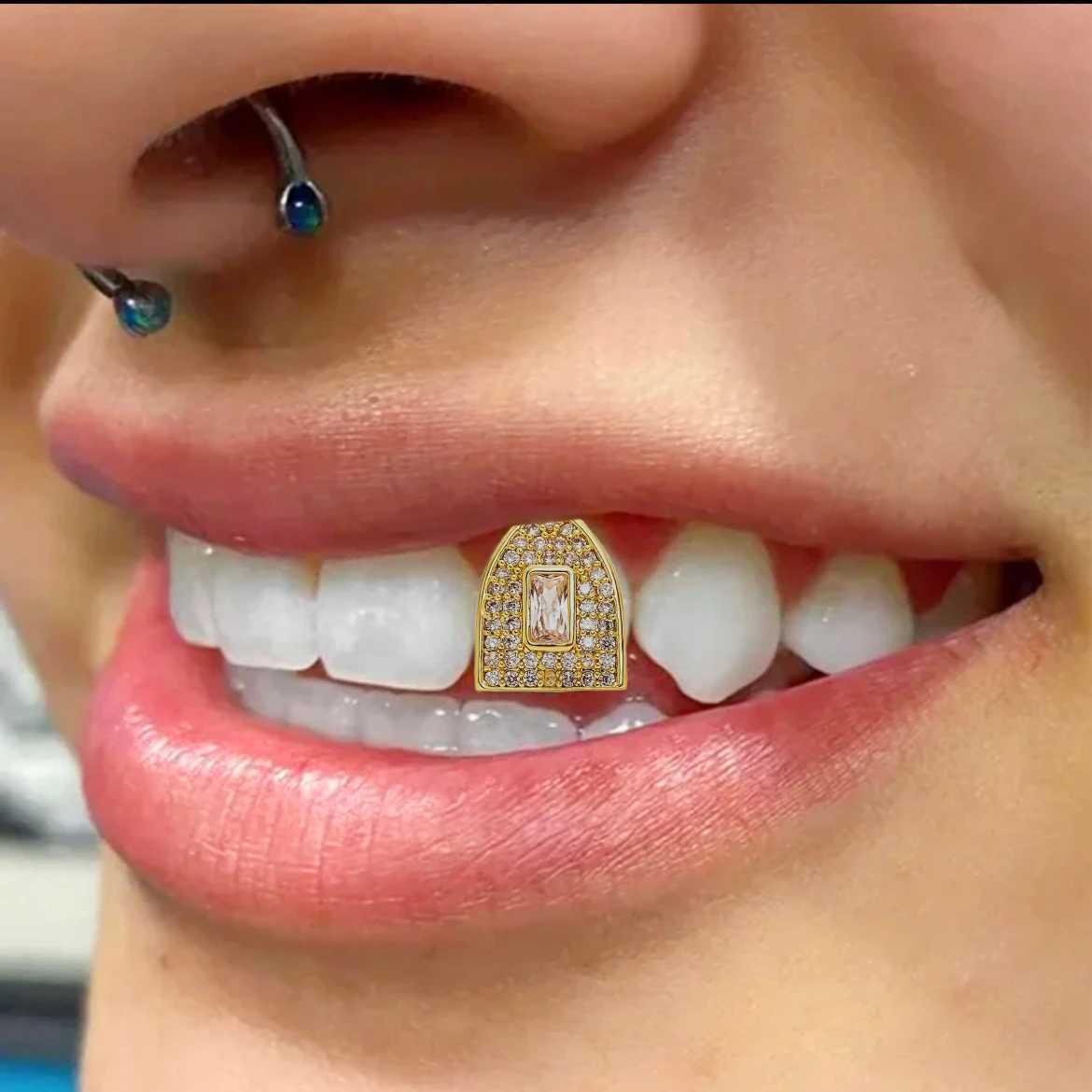 RACHELZ Fashion Iced Out CZ Stone Single Fangs Teeth Grillz For Women Men Hip Hop Zircon Tooth Caps Jewelry Cosplay GiftXJ250114