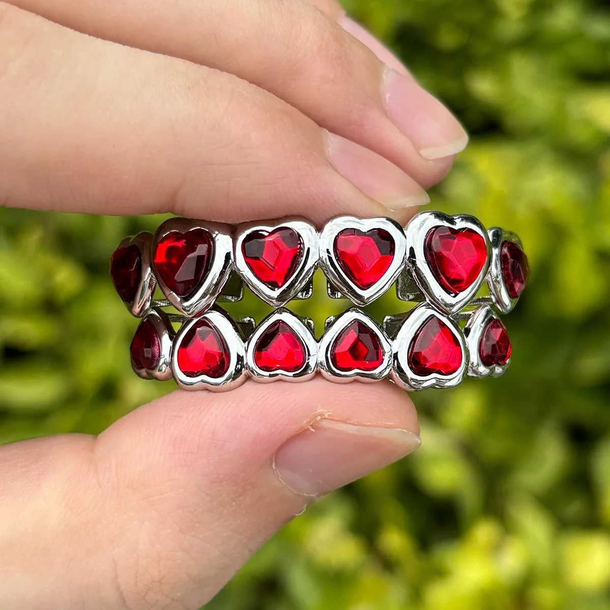 RACHELZ 6/6 Red Crystal Heart Tooth Caps For Women Men Jewelry Hip Hop Silver Color Green Zircon Teeth Grillz Dental GrillsXJ250114