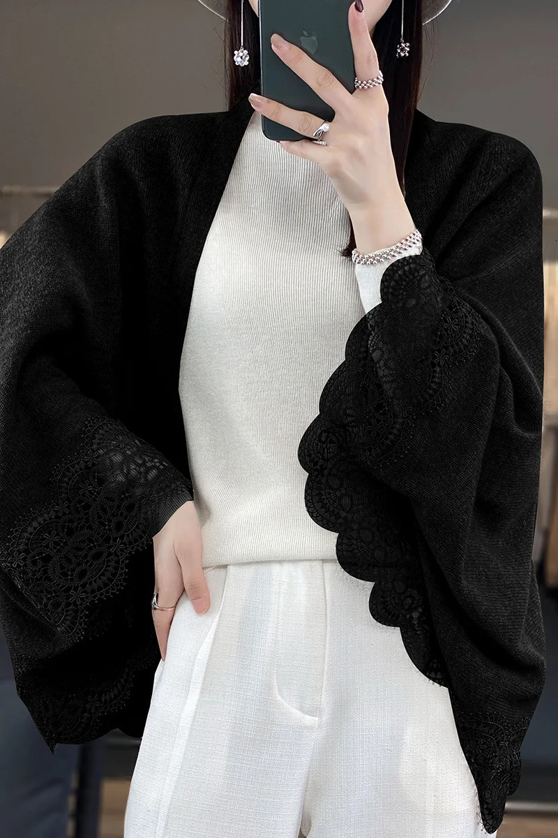 Lace Edge 100% Wool Knitted Shawl Spring Autumn Thin Womens Soft Skin friendly Breathable and Fashionable Cardigan 250120