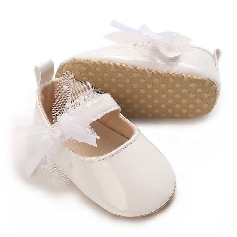 0-18M Classic PU Leather Girls Baby Shoes Bow Princess Flat Bottom Anti slip Soft Bottom Walking Newborn Crib Dress Shoes X250129