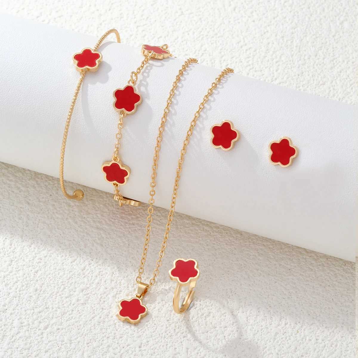 New Trend 5Pcs/Set Luxury Plant Petal Five Leaf Jewelry Set Used for Lucky Necklace Bracelet Set Party Gift X250129