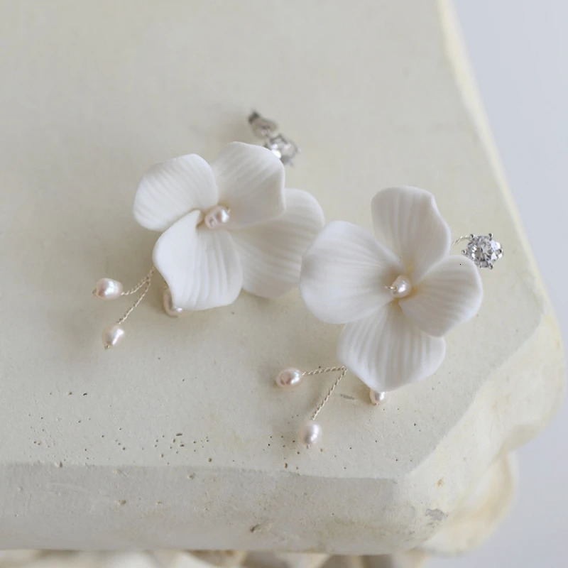 Delicate Freshwater Pearls Jewelry Bridal Earrings White Floral Wedding Accessories Women Drop Earring 250117