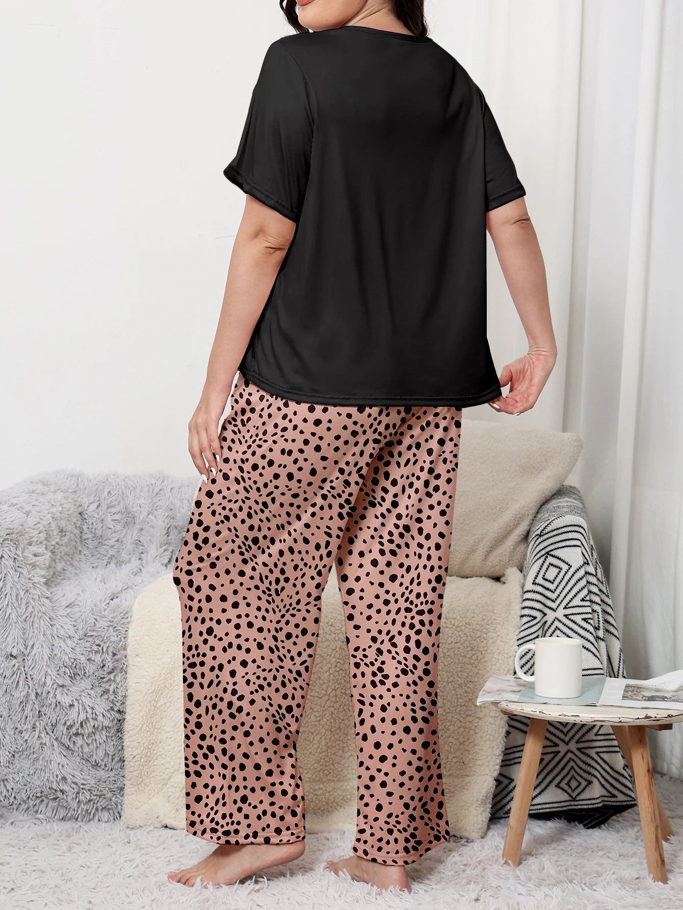 Home clothing large size pajama set plus short sleeved long pants can be worn with milk silk material 250122