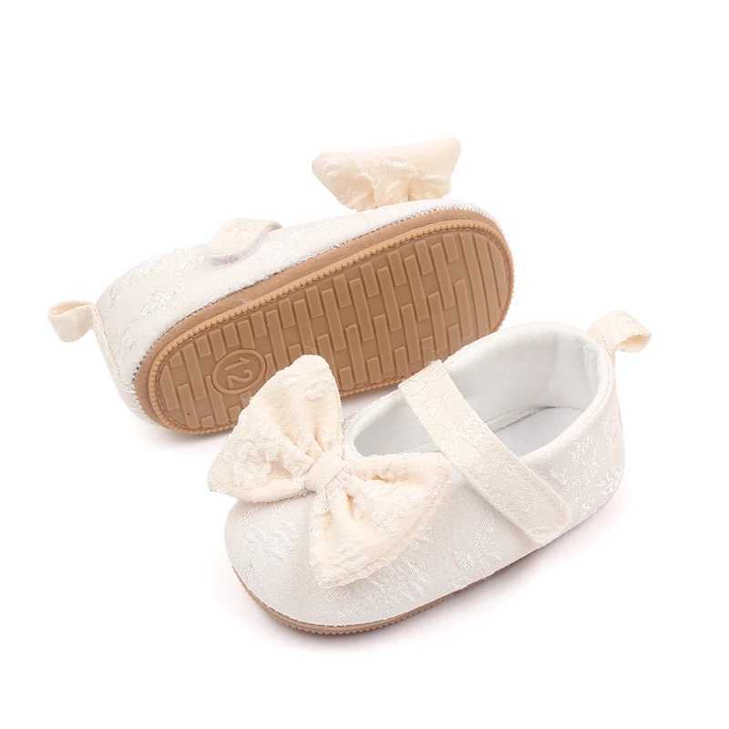 Tregren Cute Newborn Baby Girl Princess Shoes Baby Moccasins Soft Bow Lace Flower Crib Shoes Rubber Sold Non-slip First Walkers X250129