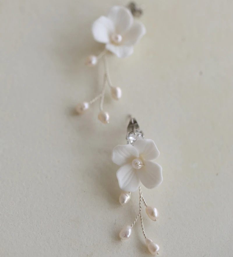 Delicate Freshwater Pearls Jewelry Bridal Earrings White Floral Wedding Accessories Women Drop Earring 250117