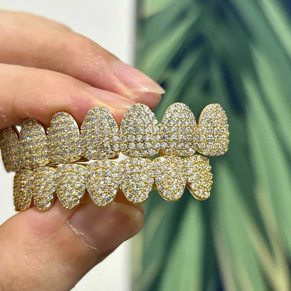 RACHELZ Fashion 8/8 Iced Out CZ Stone Tooth Grillz Top Bottom Hip Hop Cubic Zircon Teeth Caps For Women Men Cosplay Jewelry GiftXJ250114