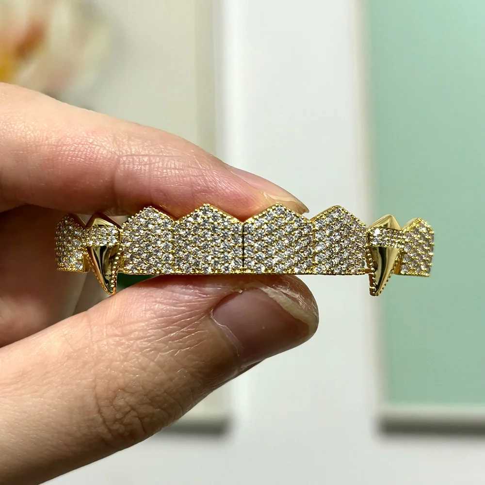 RACHELZ Full Iced Out CZ Stone Teeth Grillz Gold Color Cubic Zircon Tooth Caps For Women Men Jewelry Halloween GiftXJ250114