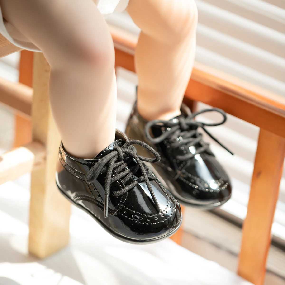 KIDSUN Classic Baby Boys and Girls Shoes Newborn PU Leather Baby Bed First Walking Shoes Rubber Soft Bottom Anti slip Childrens Shoes X250129