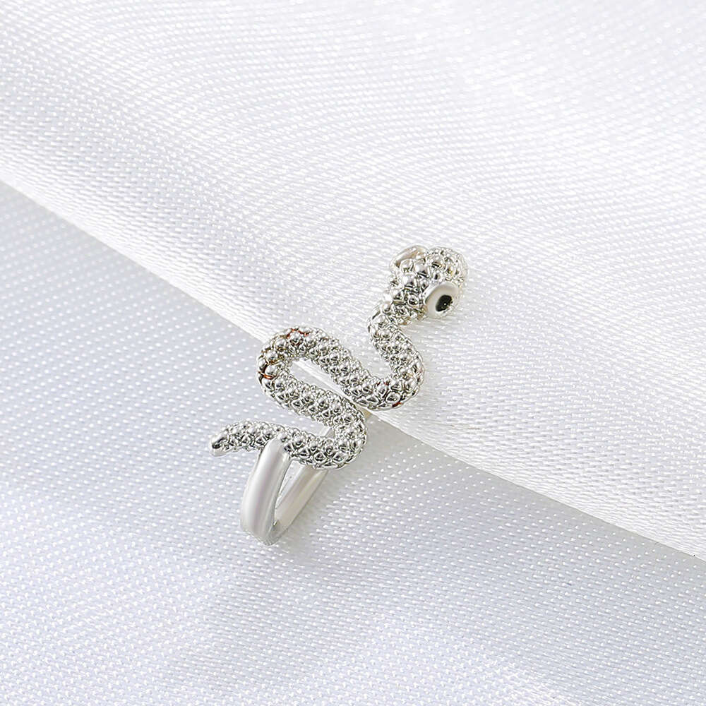 Metal non perforated U-shaped clip, snake shaped false nail, nose ring, human puncture accessory for men and women