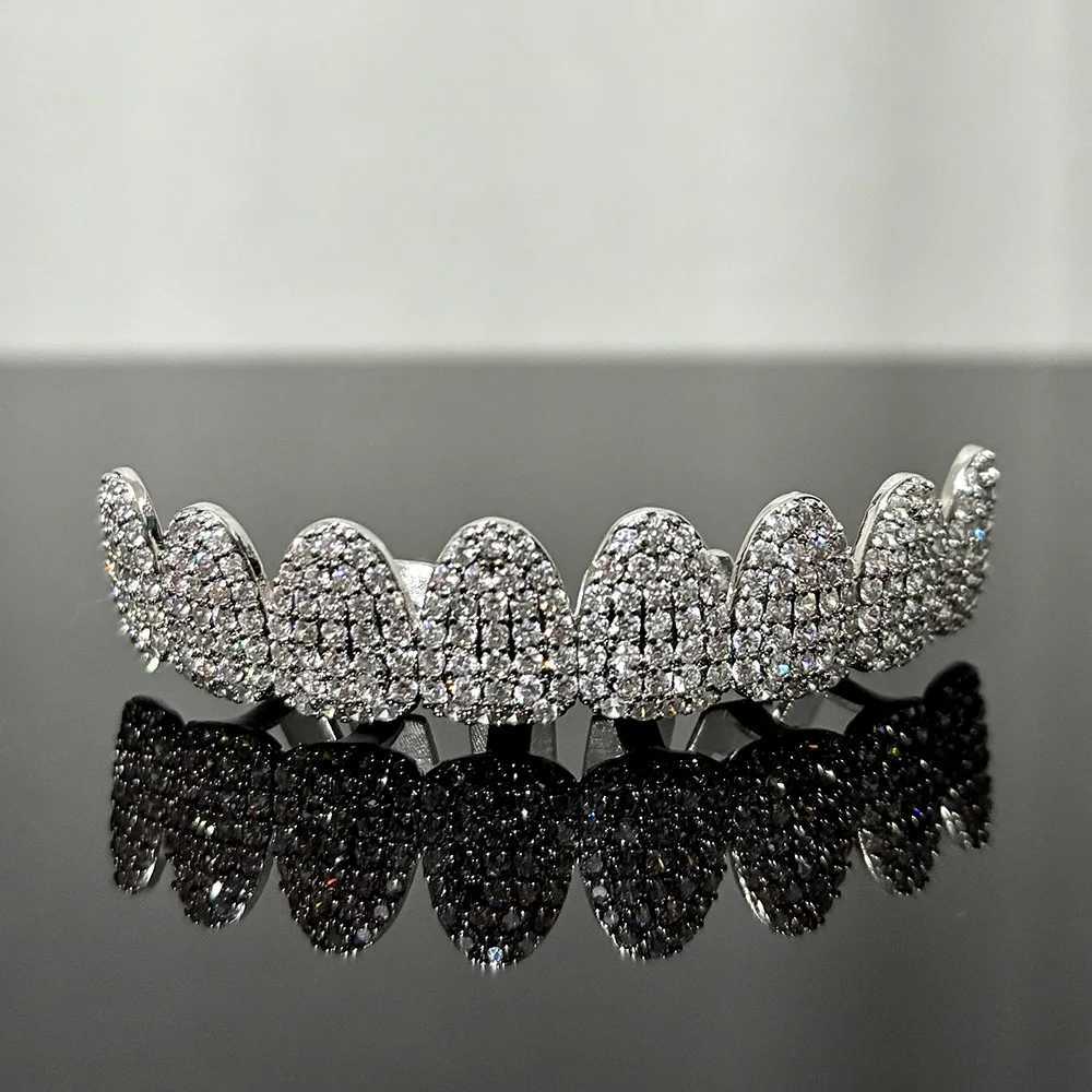 RACHELZ 8/8 Full Iced Out CZ Stone Teeth Caps For Women Men Braces Hip Hop Shiny Zircon Tooth Grills Punk Rapper JewelryXJ250114