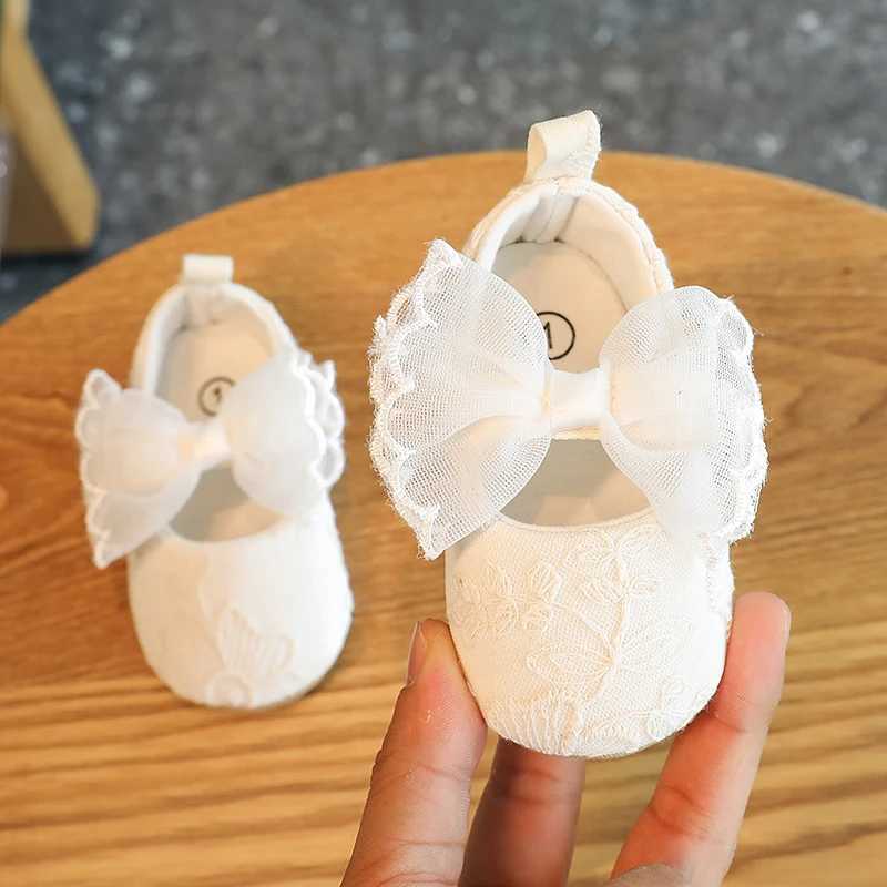 NEW Baby Baptist Shoes Girl Boy Shoes Lace Rubber Sole Anti-slip Toddler First Walkers Infant Crib Shoes Newborn Girl Moccasins X250129