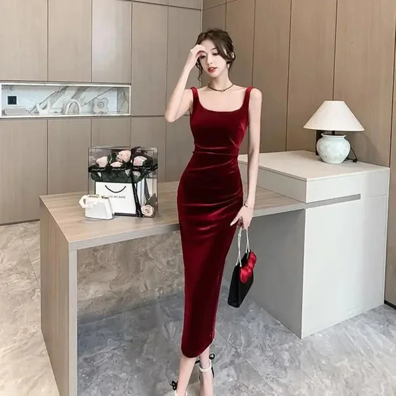 social style retro dress for weight loss and slimming suitable for women fashionable sexy elegant smooth velvet dress 250110