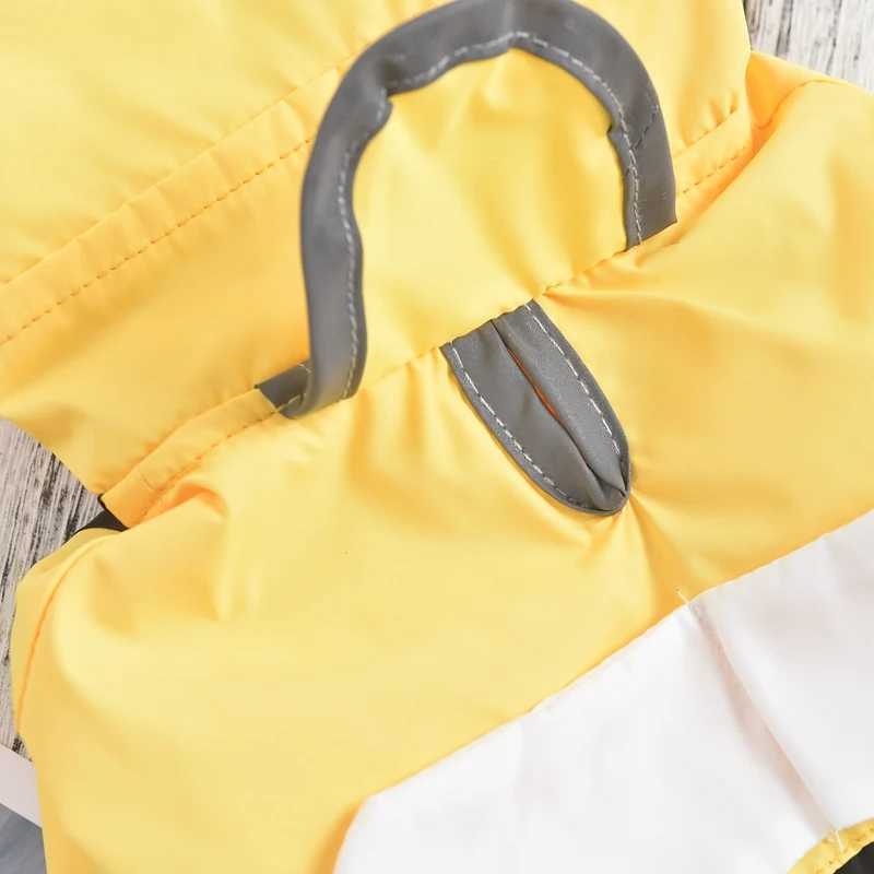 Funny Dog Raincoat Waterproof Poncho Clothing For Rainy Walk Costumes XS 4XL Yellow Pet Coat Jacket Chihuahua Corgi AccessoriesXJ250121