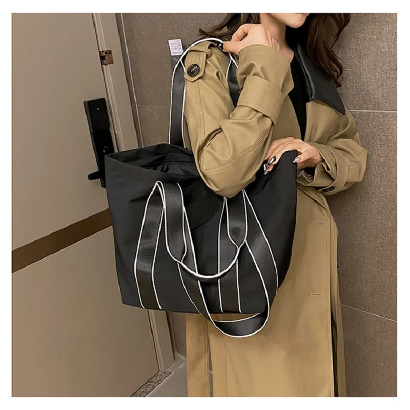 Women Shoulder Bag Fashion Lady Messenger Bag Bolso Handbag Nylon Crossbody Bags Bolsos Mujer The Latest Handbags and Purse 250122