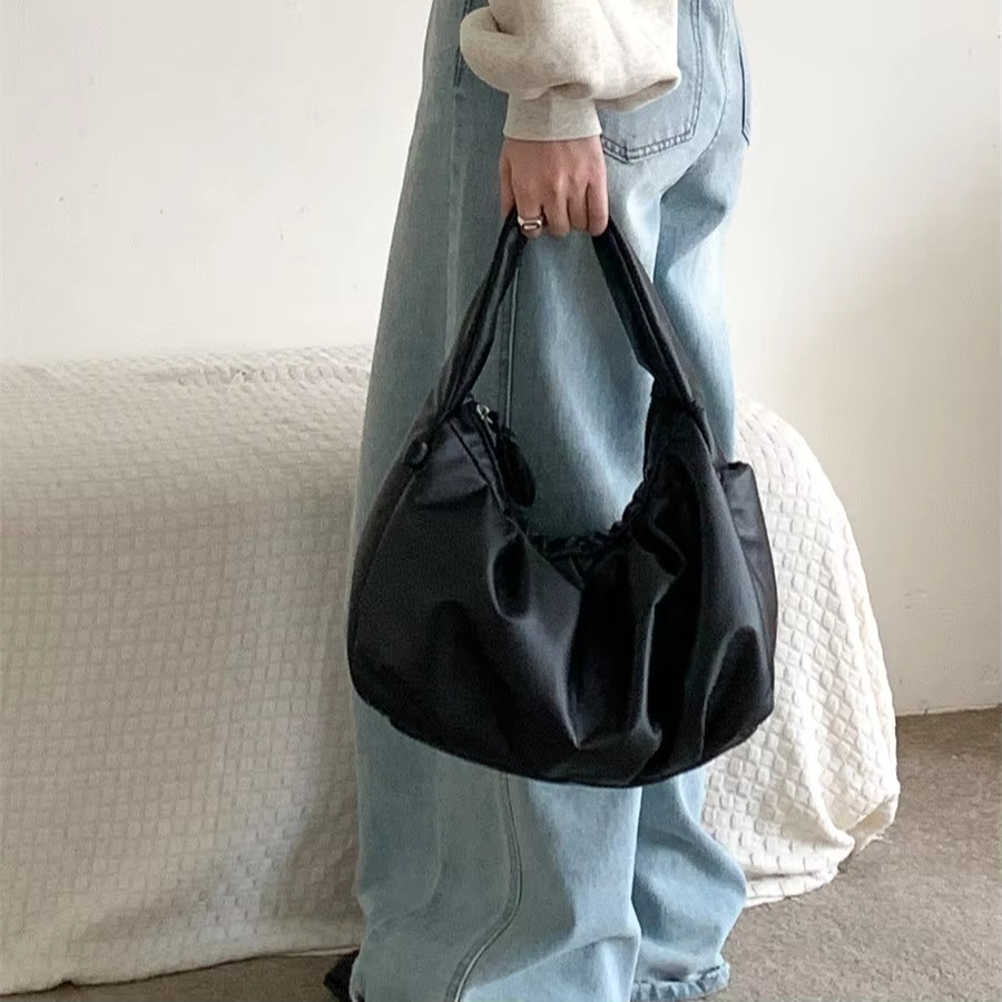 Soft PU Leather Purses and Handbags Half Moon Underarm for Women Fashion Pleated Shoulder Bag Cloud Dumpg Bags Tote NEW