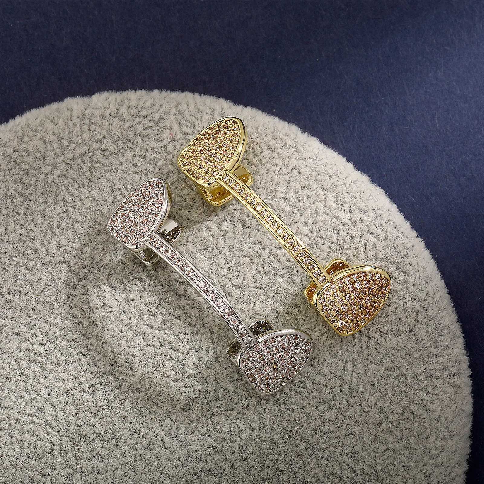 Hip Hop Golden CZ Teeth Grillz Caps Cubic Zircon Iced Out Micro Pave Charm Grills For Men Women Jewelry Cosplay XJ250114