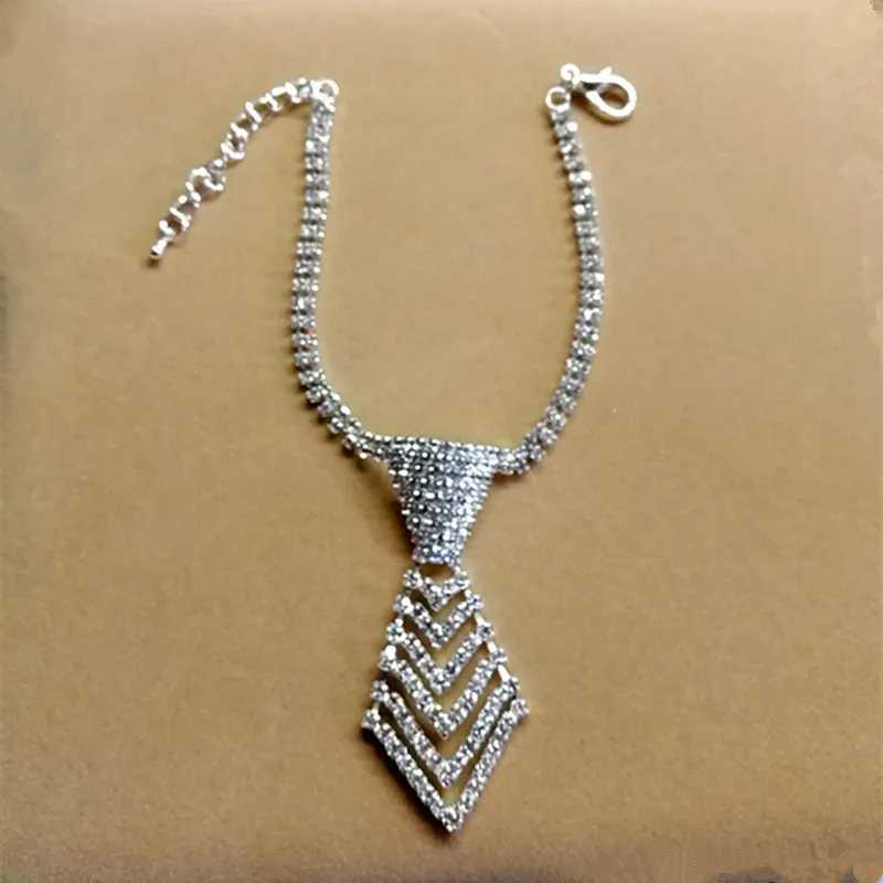 Cute Bling Crystal Dog Collar Tie Diamond Puppy Pet Shiny Full Rhinestone Necklace Collars for Pet Little Dogs Supplies X250129