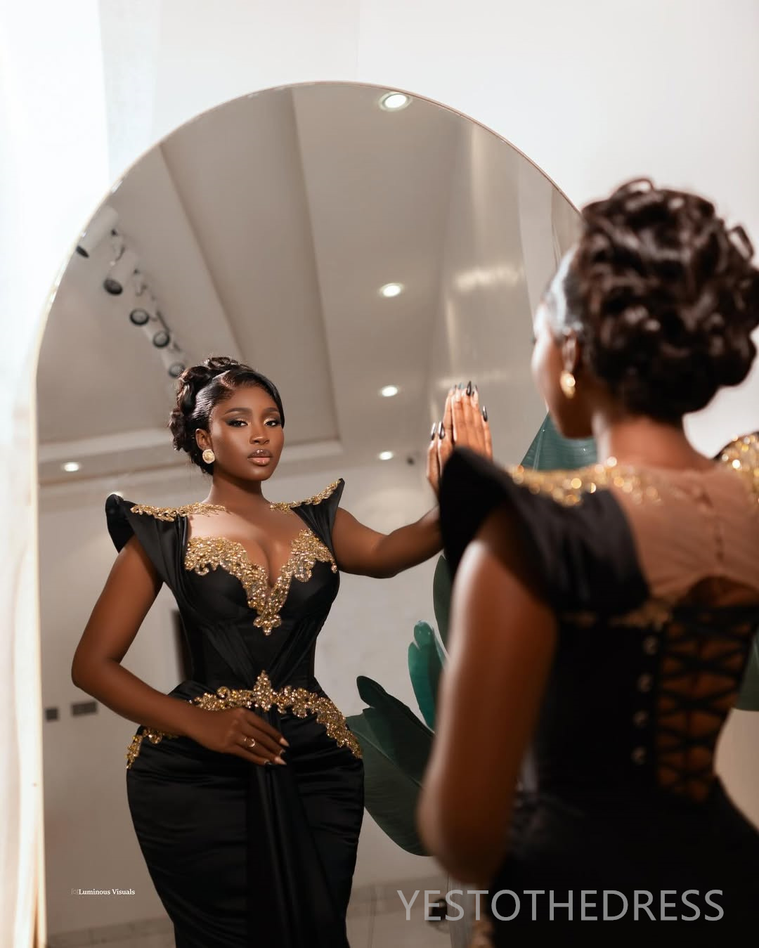 2025 Black Evening Dresses Prom Dresses Mermaid Gowns For Black Women Sheer Neck Illusion Appliqued Beaded Lace Birthday Party Dress Second Reception 