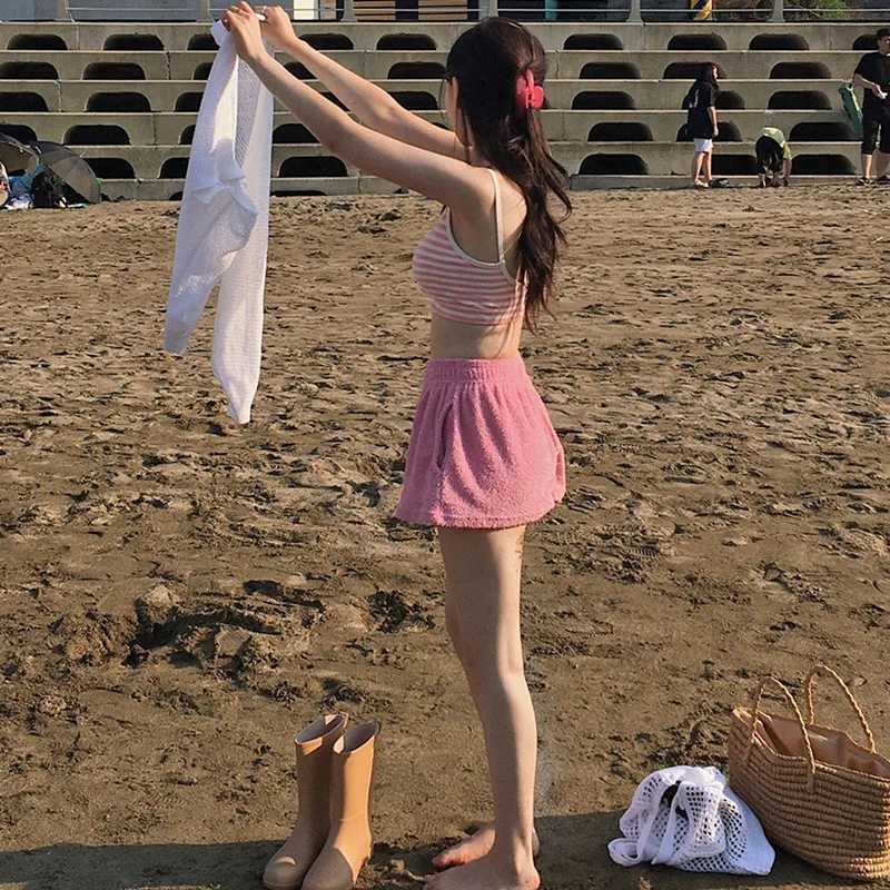 New Sexy Pink Striped Bikinis Two Pieces Swimsuit Women Swimwear with Short Beach Wear Bathing Suits Korean Bikini Set Pool 2024XJ250120