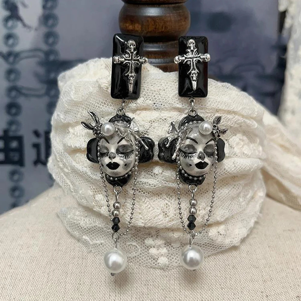 Punk Pearl Ceramic Black Drop Glue Doll Earrings Women Gothic Perforated Ear Pendants Jewelry Earwear Halloween Accessories 250120