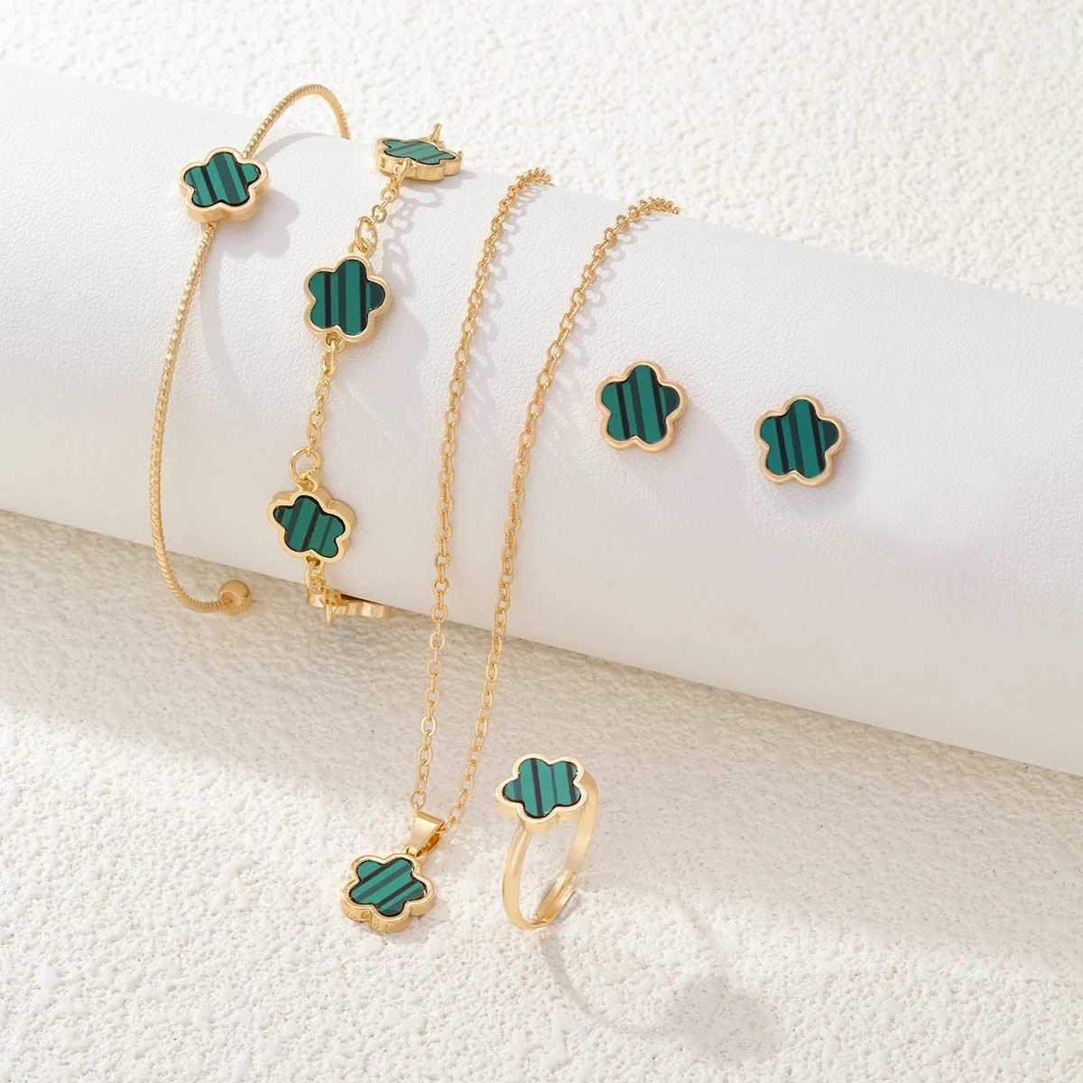 New Trend 5Pcs/Set Luxury Plant Petal Five Leaf Jewelry Set Used for Lucky Necklace Bracelet Set Party Gift X250129