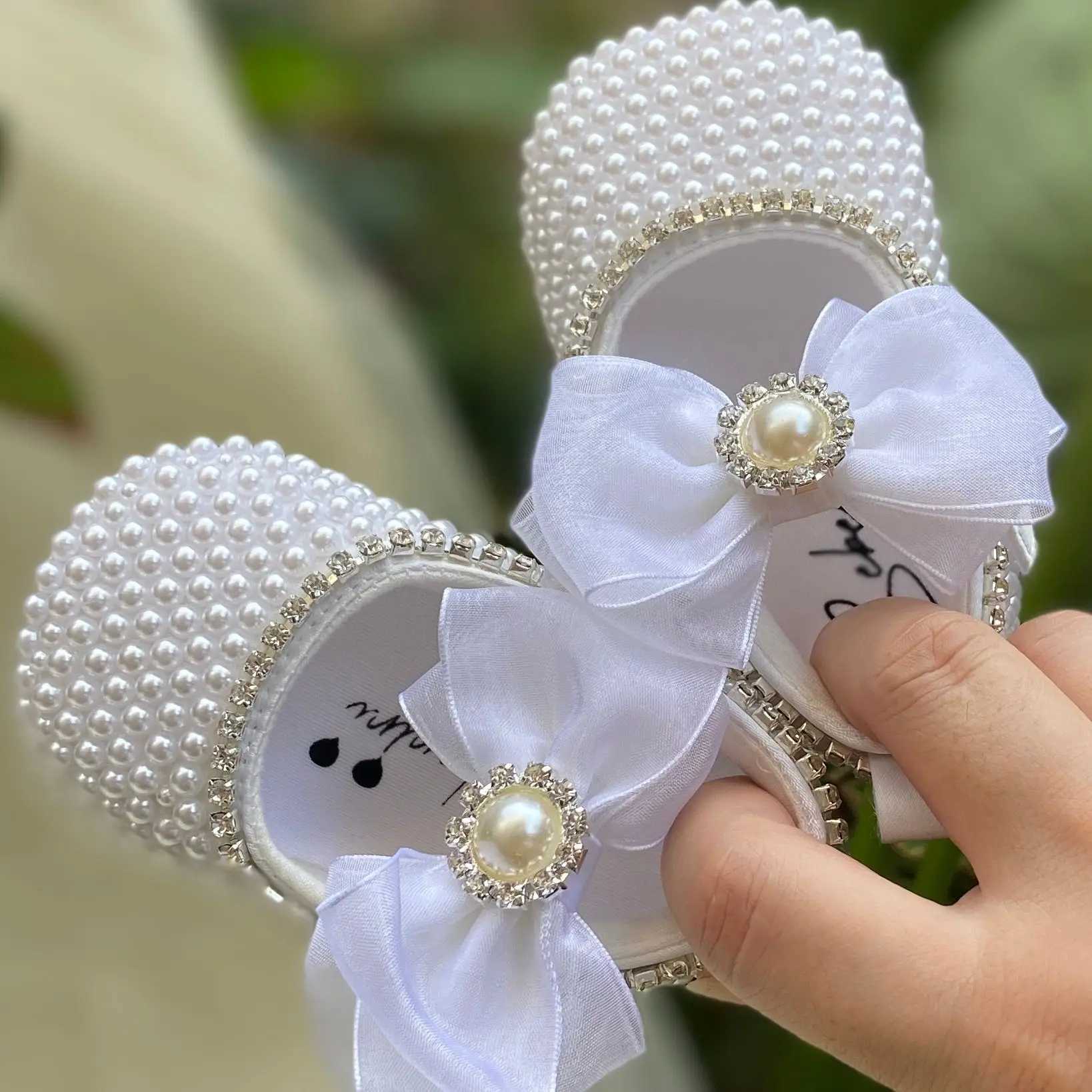 Dollbling Handmade White Pearls Bling Rhinestone Baby Crib Shoes Christening Outfit Wedding Sparkle Organza Baptism 0-3m Shoes X250129