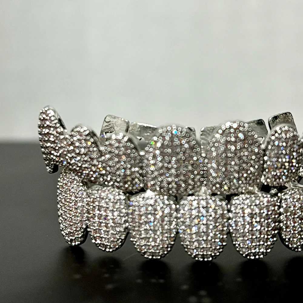 RACHELZ 8/7 Iced Out CZ Stone Teeth Grillz Braces Fangs Hip Hop Full Cubic Zircon Tooth Caps For Women Men Jewelry CosplayXJ250114