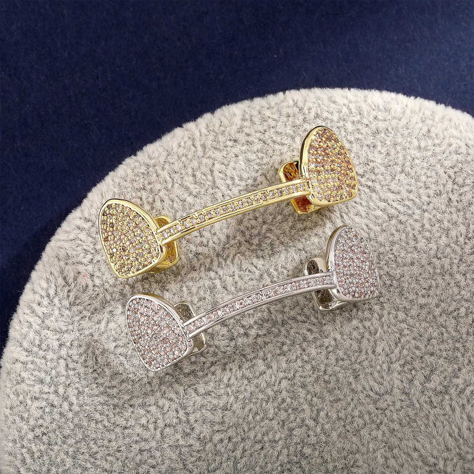 Hip Hop Golden CZ Teeth Grillz Caps Cubic Zircon Iced Out Micro Pave Charm Grills For Men Women Jewelry Cosplay XJ250114