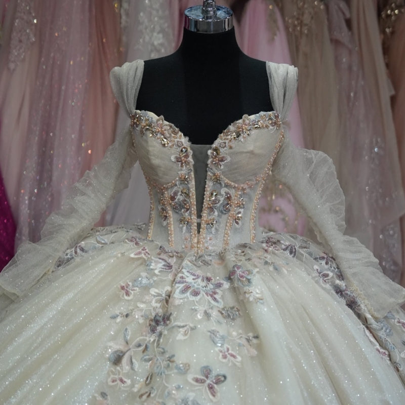 Beige Shiny Quinceanera Dresses Ball Gown Off Shoulder Appliques Lace Beading Tull Birthday Payty Sweet 16 Vestidos 15 De Anos