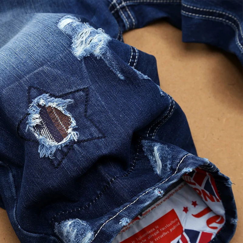 Fashion Mens Ripped Short Jeans Clothing Bermuda Summer 90% Cotton Shorts Breathable Denim Male Size 2838 241227