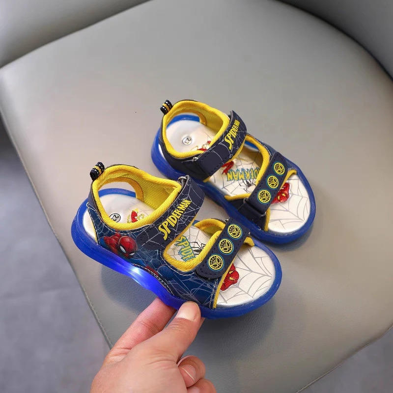 Red Spider-man Boys Lighting Sandals Cartoon Fashion Childrens Summer Shoes Baby Boy Sports Shoes Sandal 250117