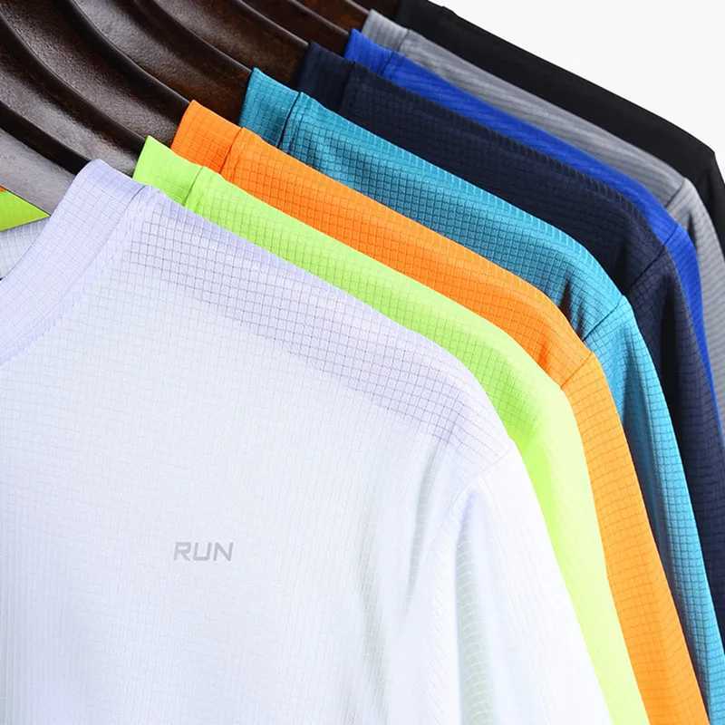 Mens Sportswear Tracksuit Set Sportswear Tights Workout Suit Moisture Wicking Jogging Gym T-Shirts Pants Shorts Clothing X250129