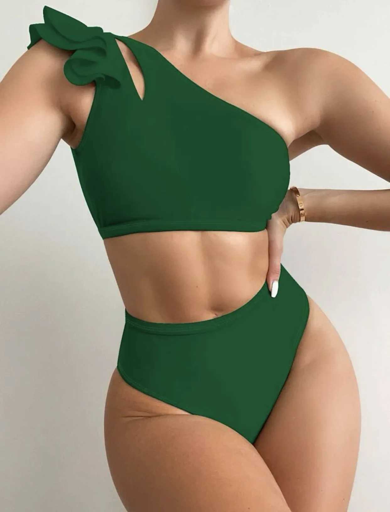 2024 Hot selling Solid Color Sexy Split High Waist One Shoulder Flying Edge Womens Bikini SwimsuitXJ250120