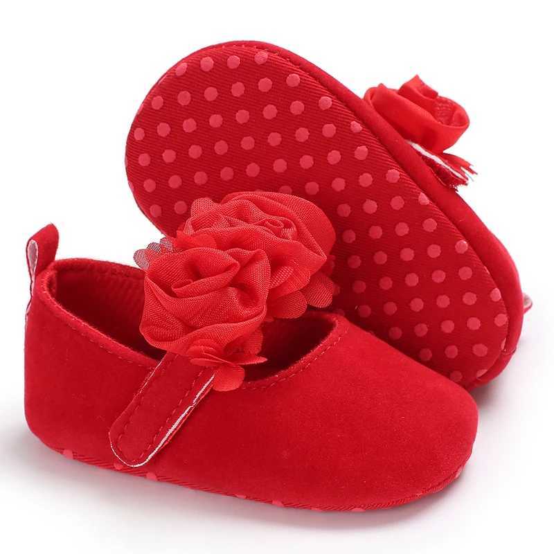 Baby Shoes Cute Baby Sweet Princess Style 0-1 Year Old Non slip Fabric Sole Newborn Red Holiday Walking Shoes 2023 New Ins Super X250129