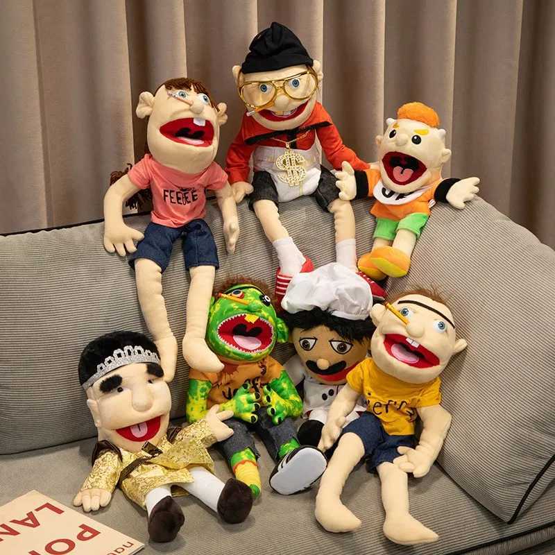 Free shipping Funny Jeffy Hand Puppet Doll Toy Talk Show Roleplay Movable Mouth Props Chef Police Prince Dad Mom Penelope Cody Junior