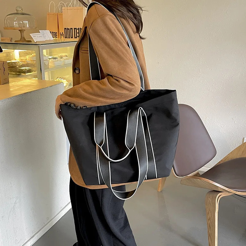 Women Shoulder Bag Fashion Lady Messenger Bag Bolso Handbag Nylon Crossbody Bags Bolsos Mujer The Latest Handbags and Purse 250122