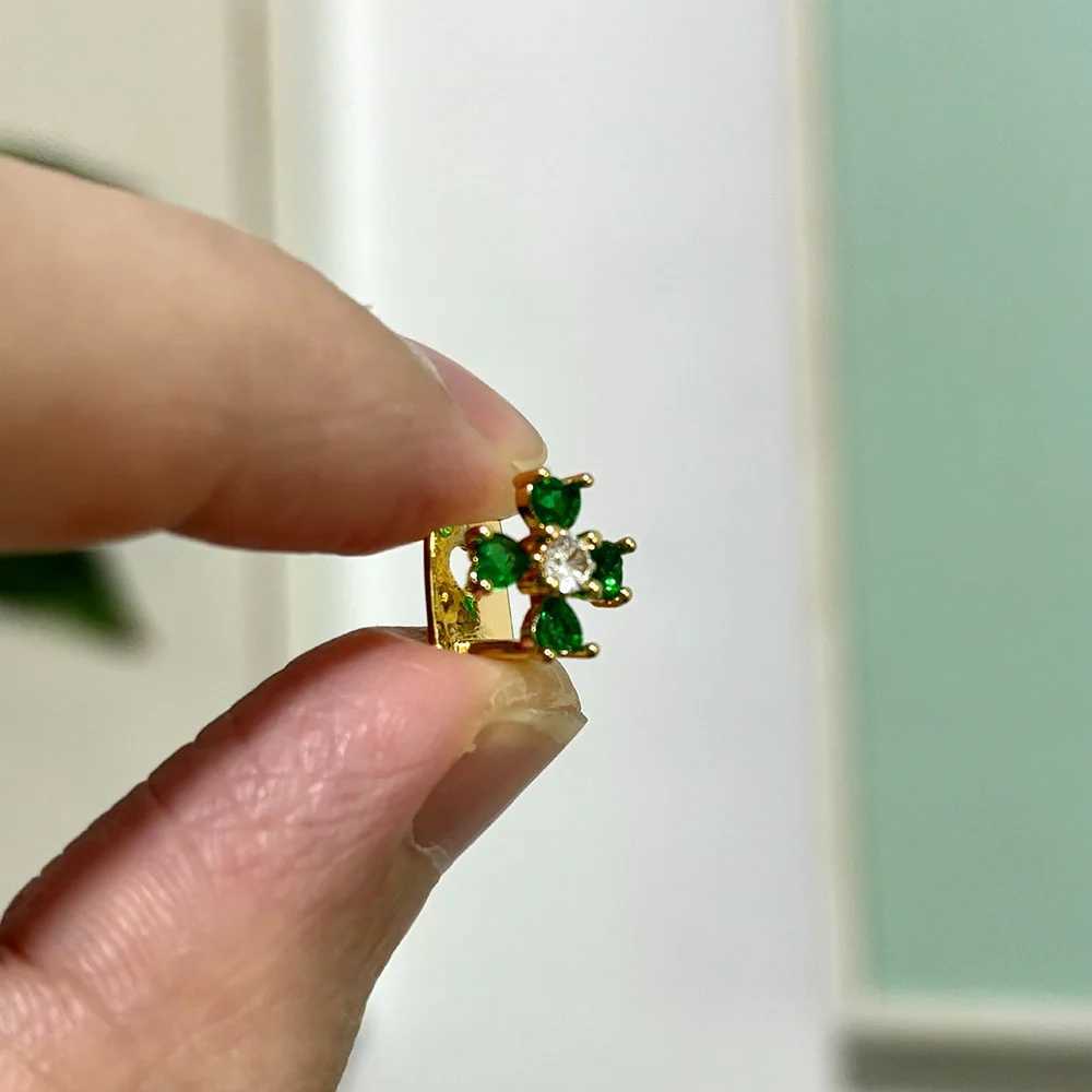 RACHELZ Hip Hop Single Cross Flower Zircon Teeth Grillz Gold Silver Color Green Crystal Tooth Caps For Women Men Jewelry GiftXJ250114