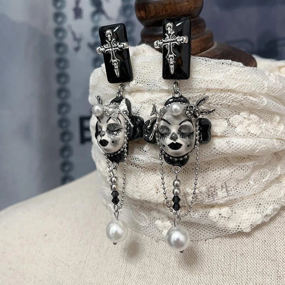 Punk Pearl Ceramic Black Drop Glue Doll Earrings Women Gothic Perforated Ear Pendants Jewelry Earwear Halloween Accessories 250120