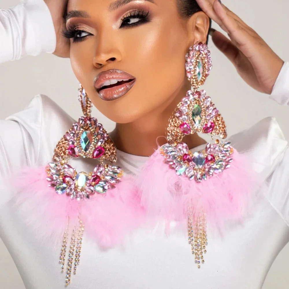 Pink Feather Exaggerate Earrings Tassel Pendant Wedding for Women Boho Jewelry Sparkly Large Rhinestone Earrings 250120