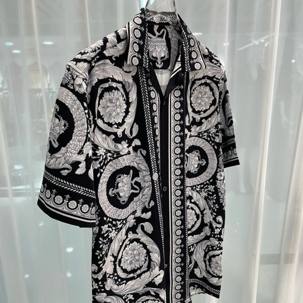 Spring And Summer Handsome Fashion Trend Quick Drying Mens Short Sleeved Silk Smooth Casual Loose Cardigan Shirt Trendy Men 250110