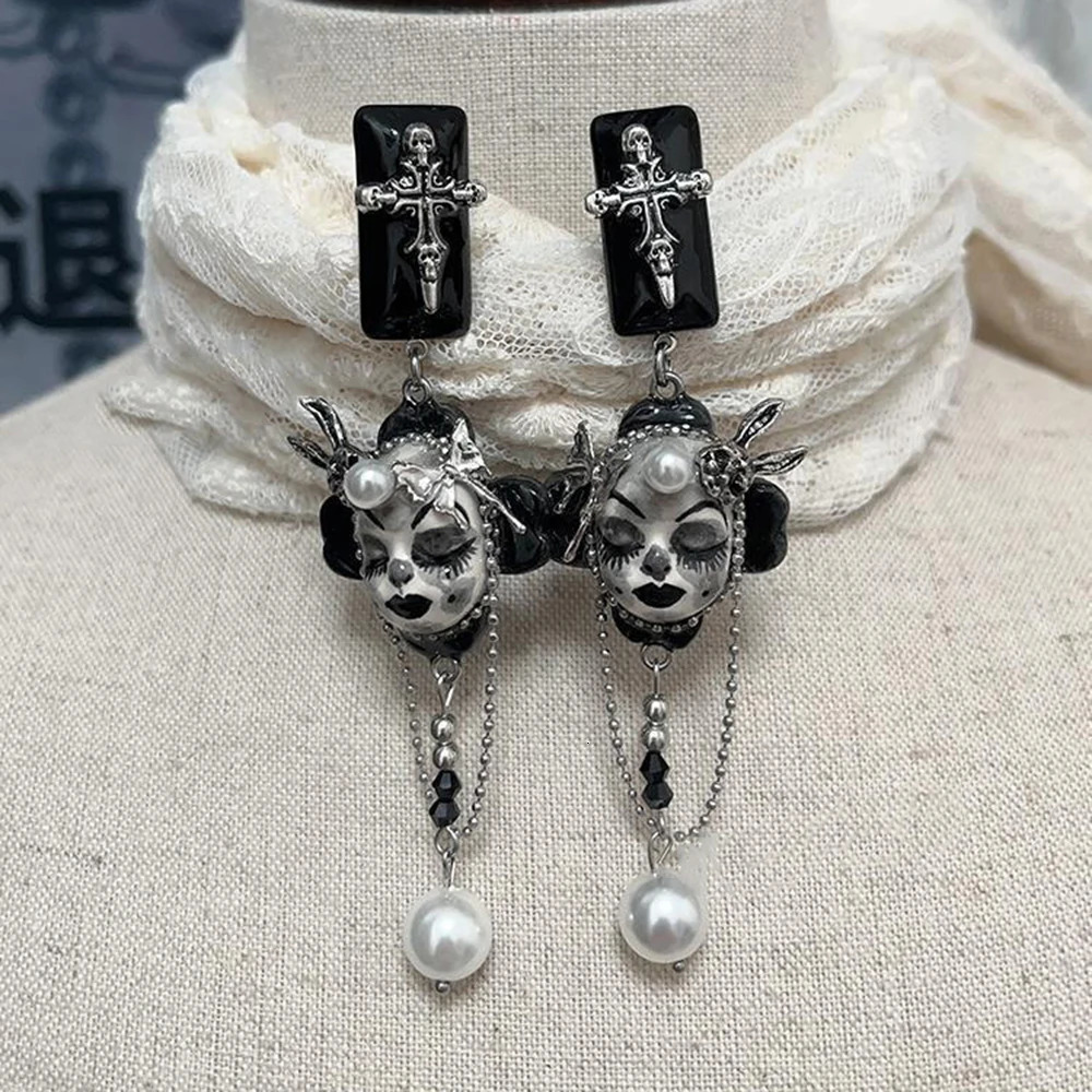 Punk Pearl Ceramic Black Drop Glue Doll Earrings Women Gothic Perforated Ear Pendants Jewelry Earwear Halloween Accessories 250120