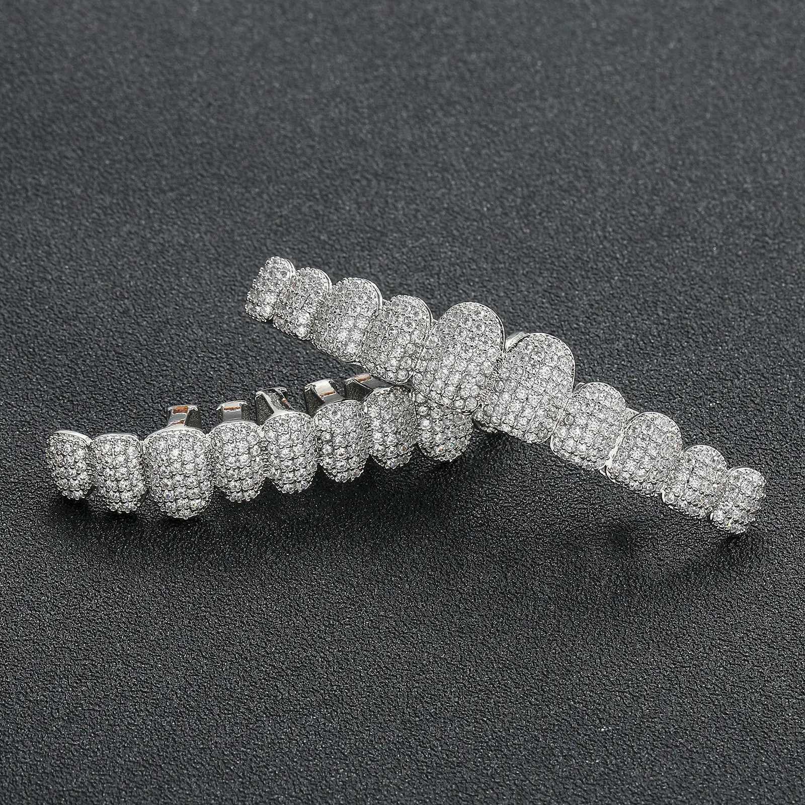 Hip Hop Full Iced Out Long CZ Stones Teeth Grillz Caps Cubic Zircon Top Bottom Charm Grills Set For Men Women Jewelry GiftXJ250114