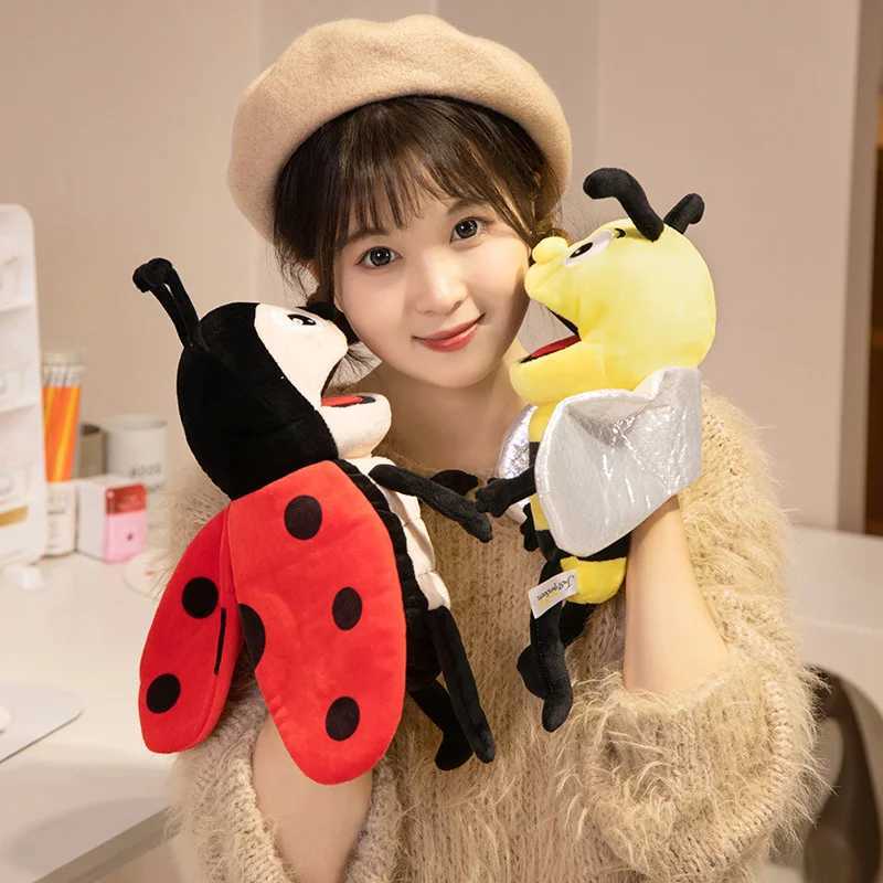 Free shipping Hand childrens plush insects Caterpillar ladybugs hand puppets family stories role-playing finger toys