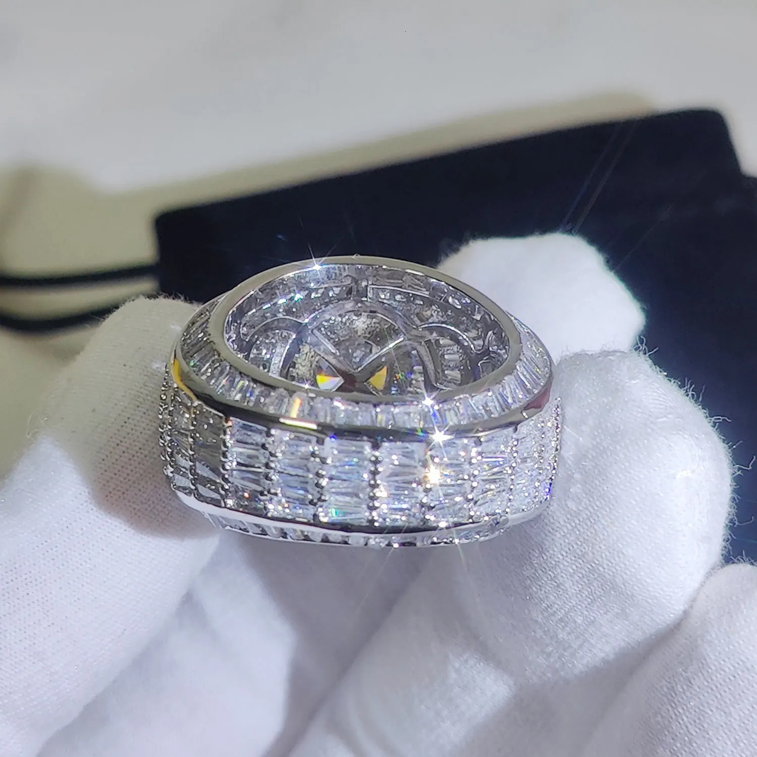 Silver/18k Gold Plated Cluster Hip Hop Iced Out Lab Simulated Big Diamond Micro Pave CZ Pinky Ring Jewelry for Men Women 250121