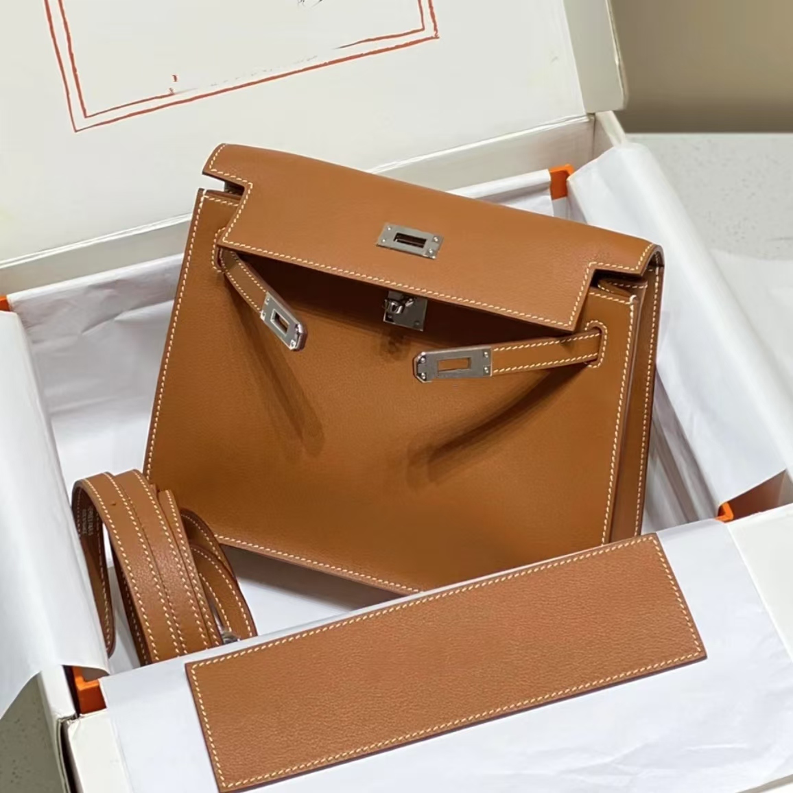 Designer Danse Bag Luxury Crossbody Bag Fashion Casual Backpack Waist Bag 22cm Fully Handmade in Original France Leather with 24K plated hardware